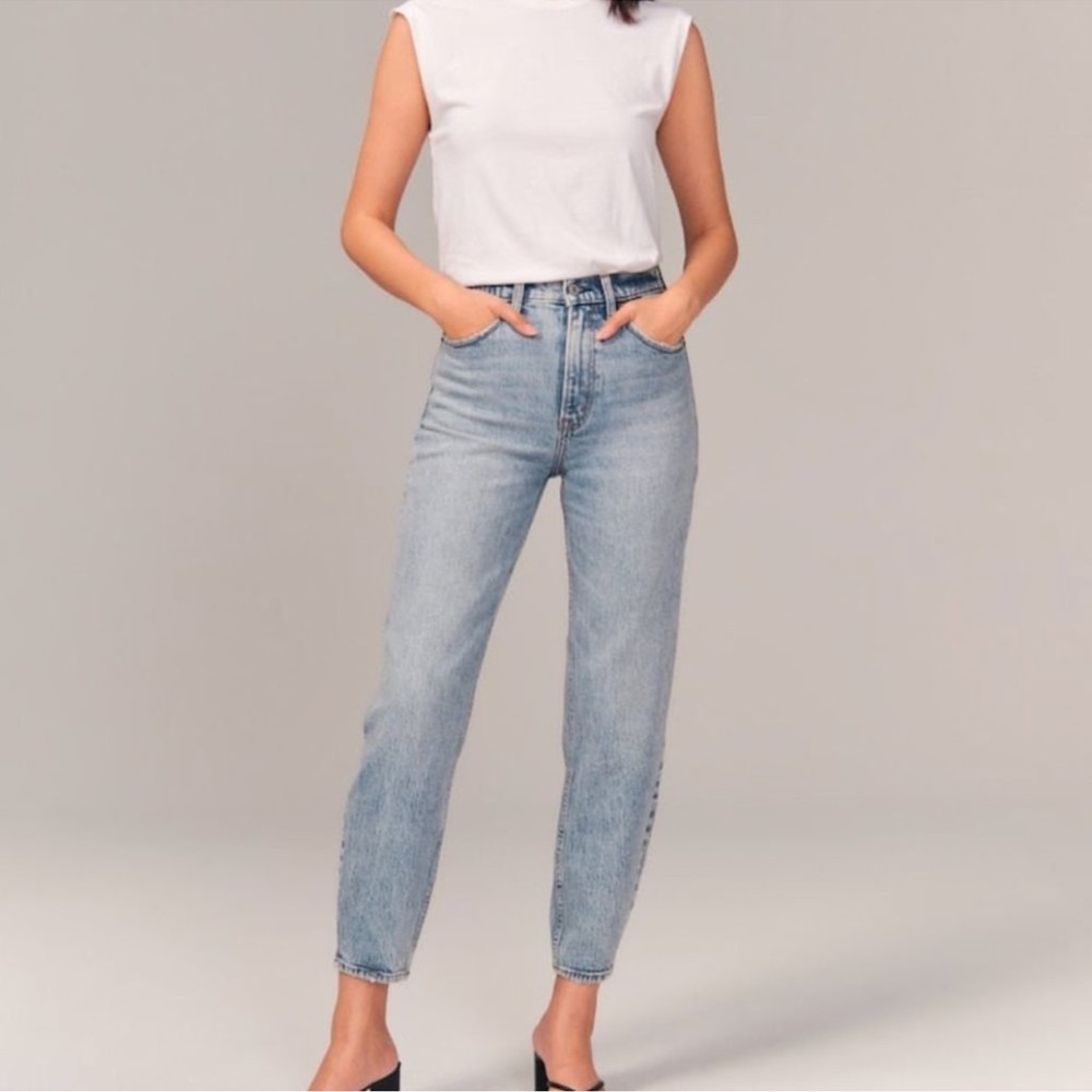 Abercrombie 80s Mom High Rise jeans size 28 size 6